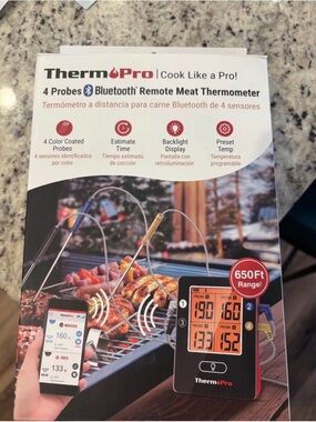 4-Probe Bluetooth Meat Thermometer - Black and Red
